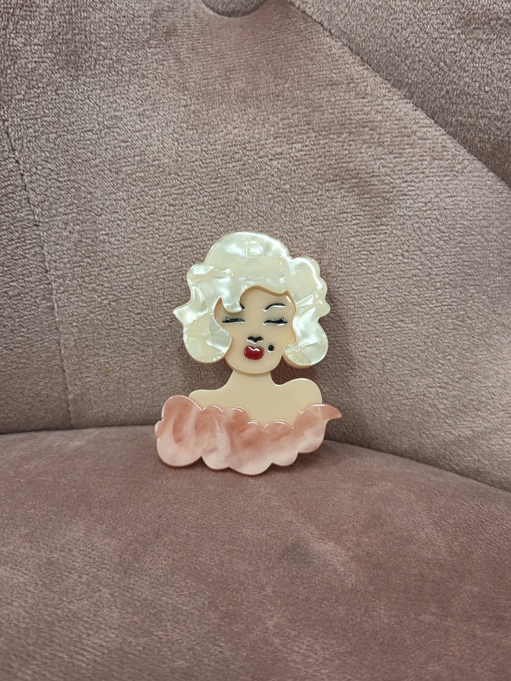 Vintage Marilyn Monroe Pearlescent Brooch in Blush Pink